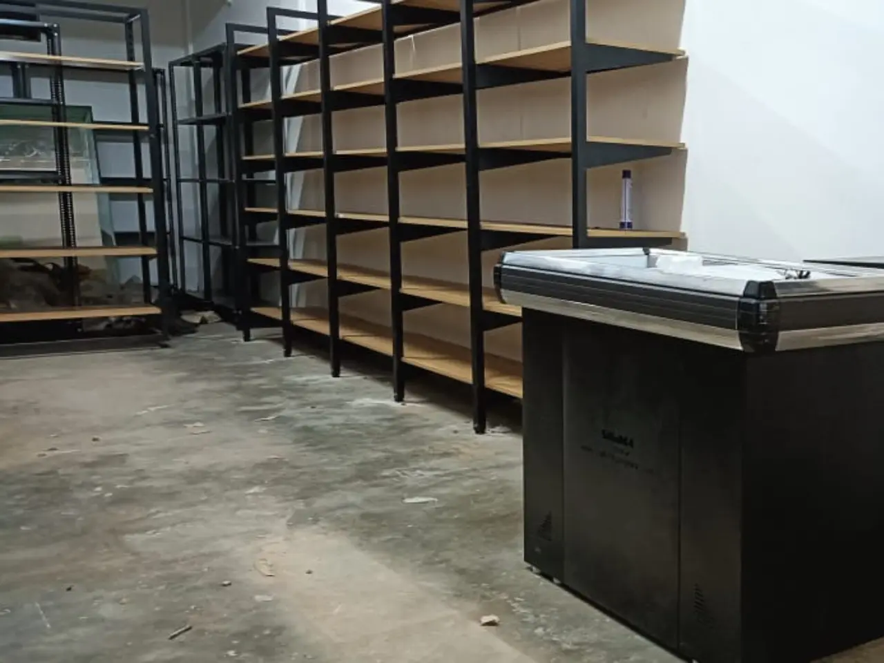 454649849_Garment Racks Bangalore.webp